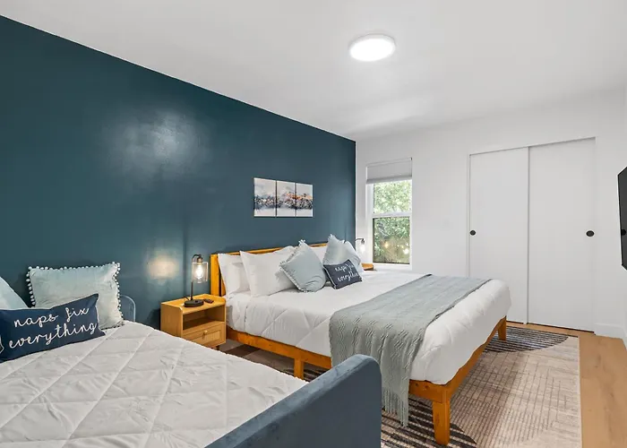 Luxurious Uptown Townhome Perfect Location And Family Friendly Dom wakacyjny Phoenix